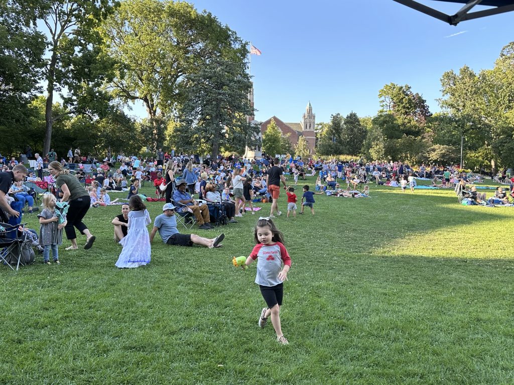 concert listeners in scoville park